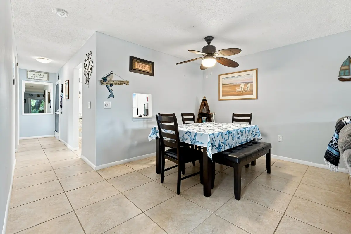 Dining Area at 717 S US HIGHWAY 1 206, Jupiter