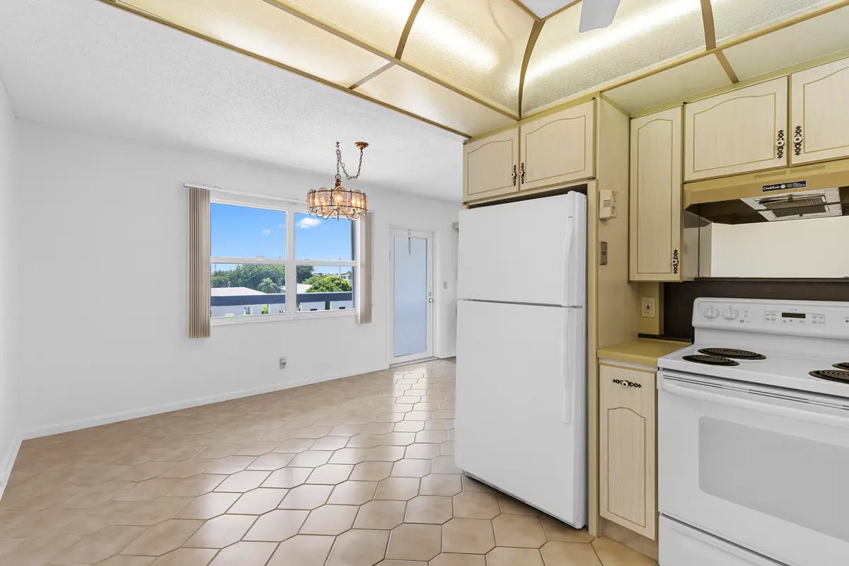 R6II8043 at 4062 OAKRIDGE F 4062, Deerfield Beach