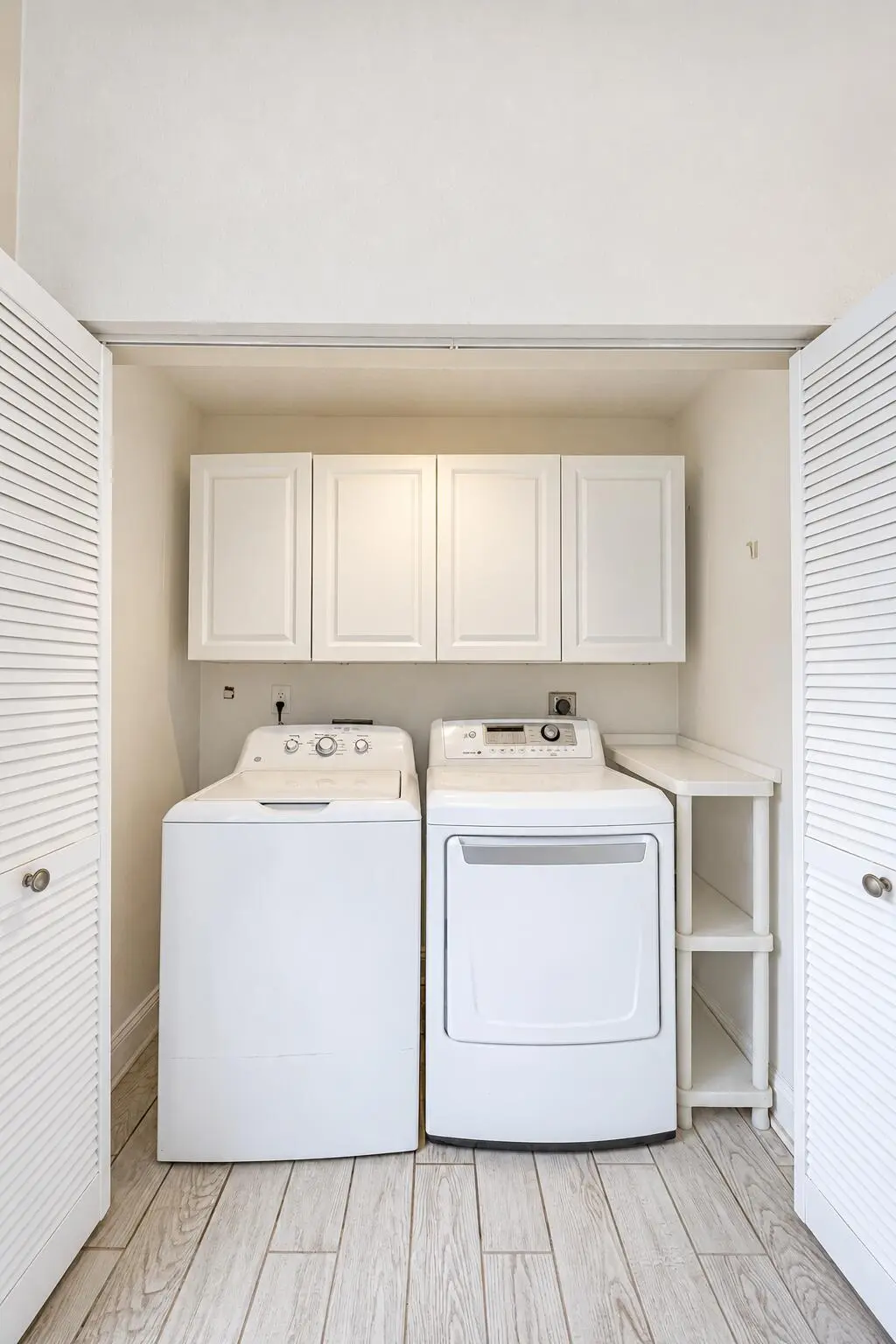 980 laundry at 980 Rainberry Lake Drive, Delray Beach