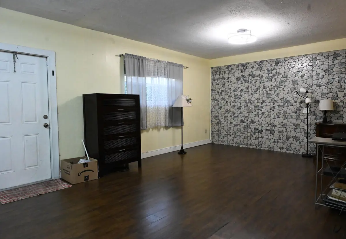 PRIMARY BEDROOM at 6814 NW 14TH Street, Plantation