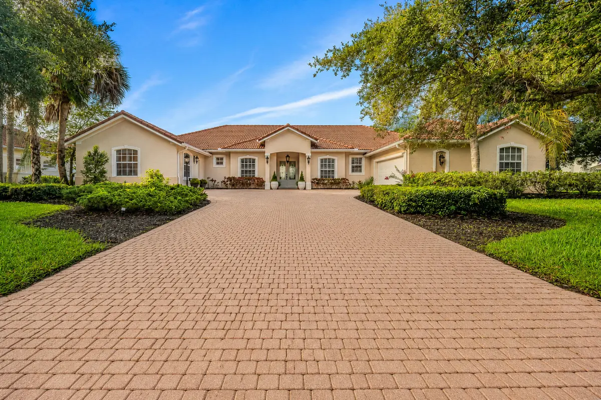 Front of house at 1422 SW Osprey Cove, Port St. Lucie