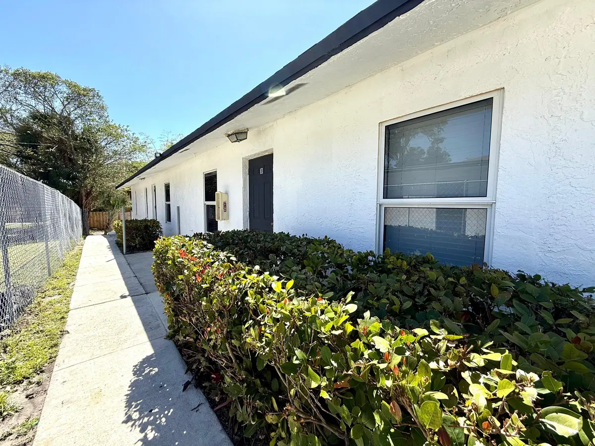 c2200bbd-23b6-4ea1-a3f4-f61a71bbe6f4 at 812 5th Street Unit B, West Palm Beach