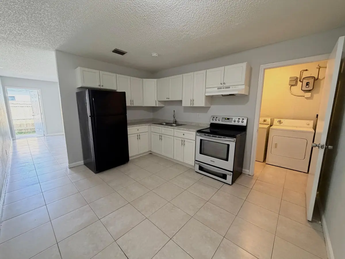 WhatsApp Image 2026-04-22 at 11.28.47 (1 at 812 5th Street Unit B, West Palm Beach