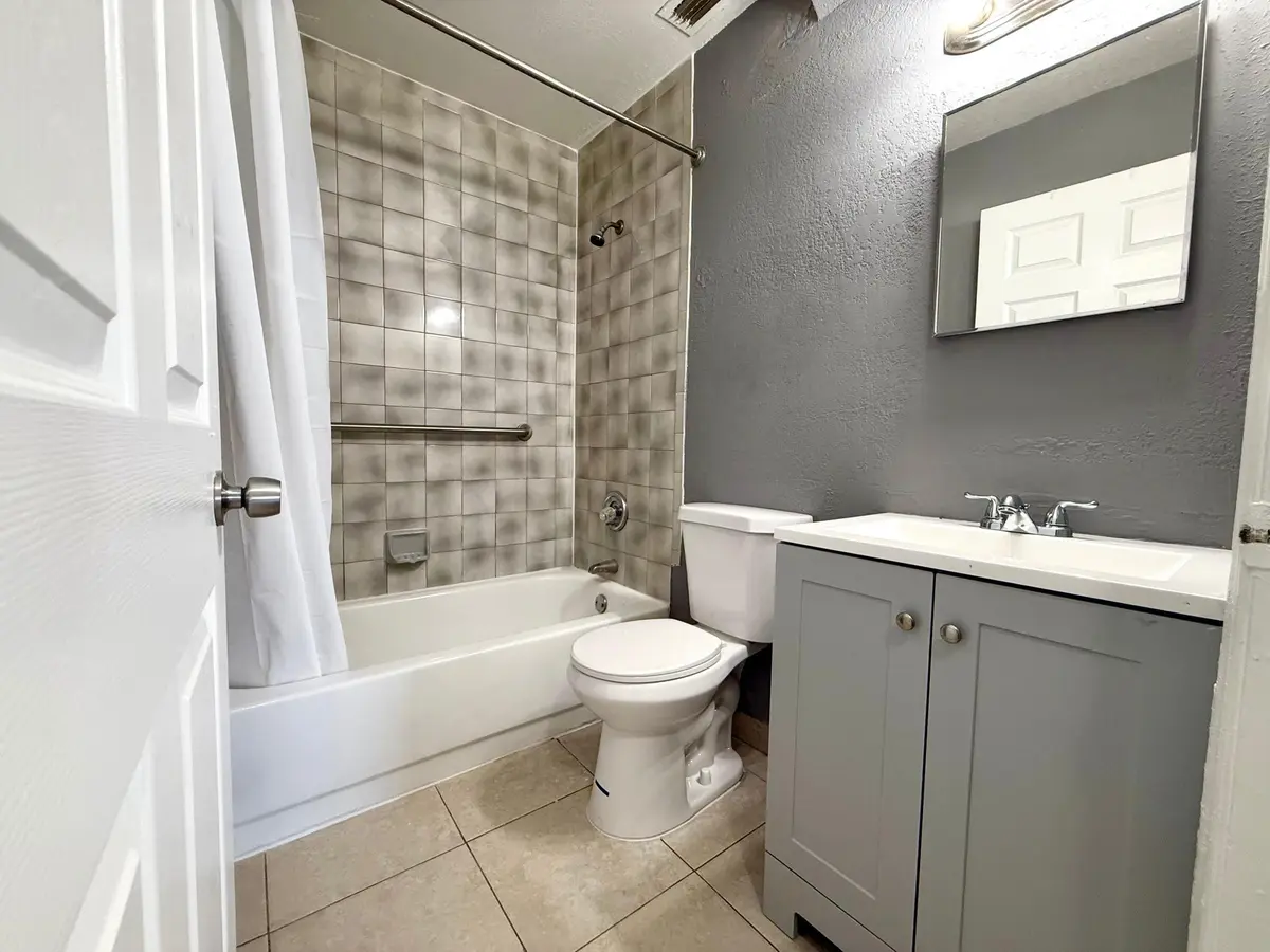 5b95f747-bdde-47ce-bf9f-62bdee11d531 at 812 5th Street Unit B, West Palm Beach