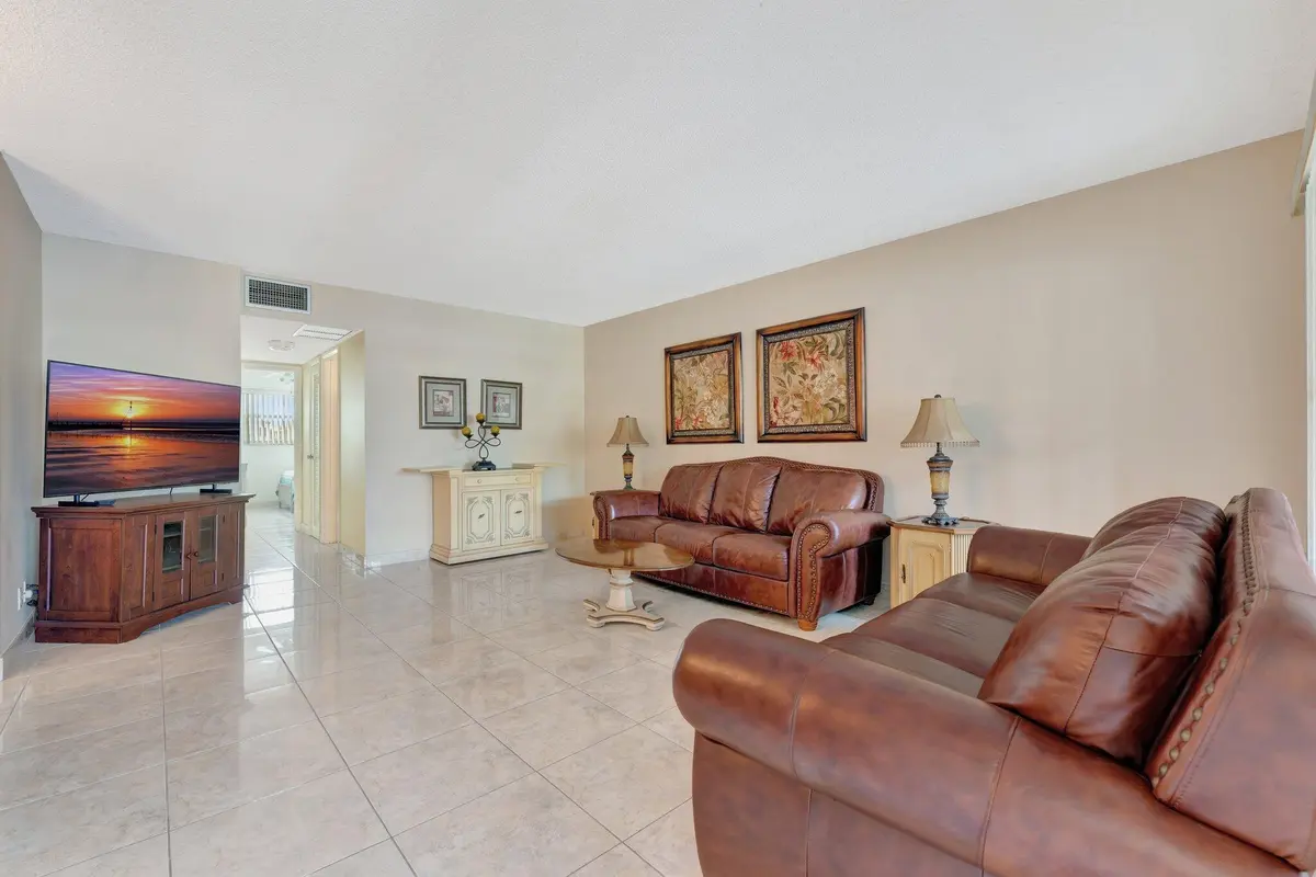 7-web-or-mls-DSC04050 at 806 SE 7TH Street 201, Deerfield Beach