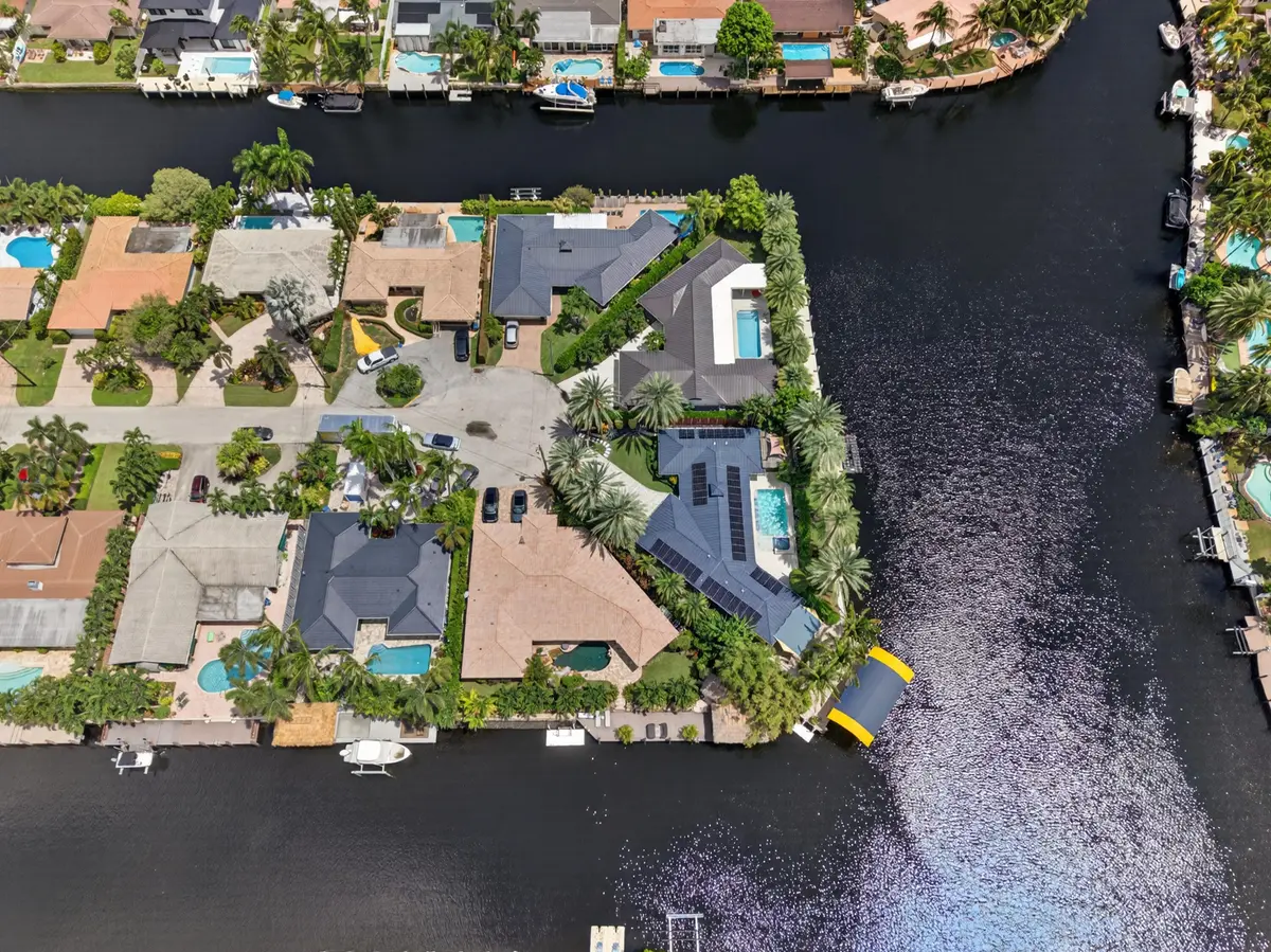 hubert-9 at 2118 NE 15TH Terrace, Wilton Manors