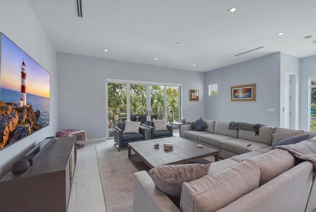 Family Room at 5 SE 11th Avenue, Fort Lauderdale
