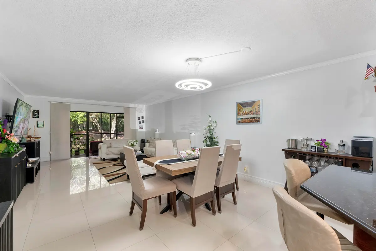 435 Lakeview Dr_028 at 435 LAKEVIEW Drive 104, Weston