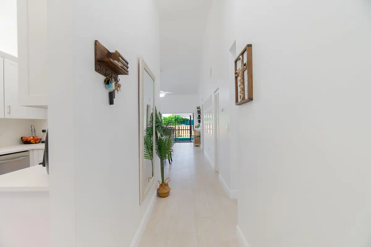 3-web-or-mls-DSC08750 at 1250 PARKSIDE GREEN Drive B, Greenacres