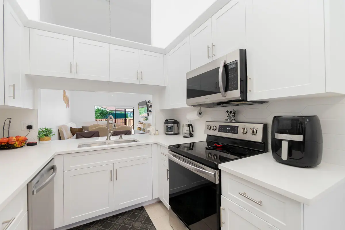 6-web-or-mls-DSC08745 at 1250 PARKSIDE GREEN Drive B, Greenacres