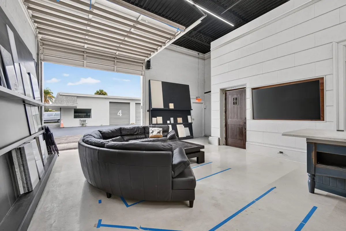 29-web-or-mls-5D1A9929 (2) at 1334 S Killian Drive 1, Lake Park