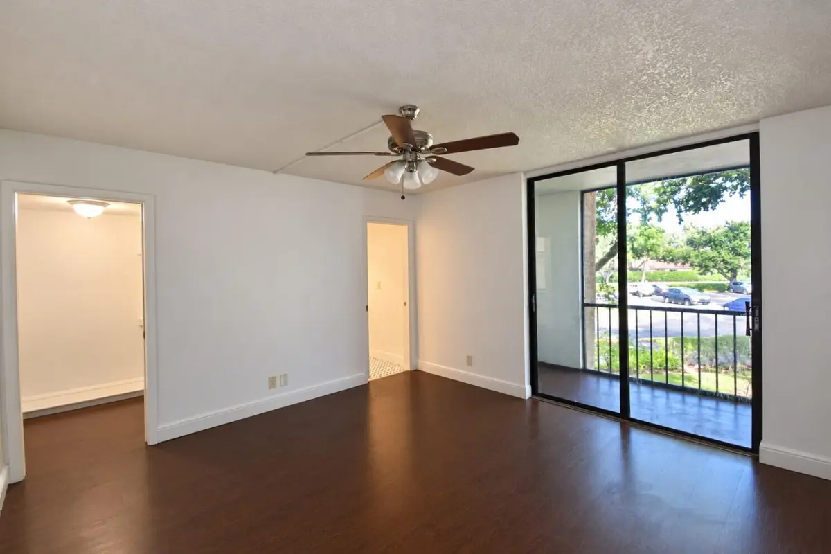 5220 Las Verdes bedroom at 5220 Las Verdes Circle 220, Delray Beach