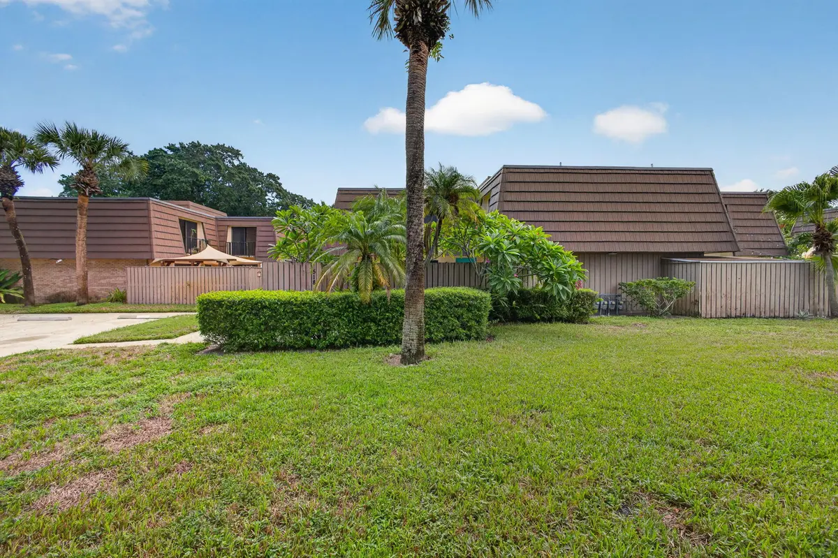 3-web-or-mls-5D1A1785 at 518 5th Court, Palm Beach Gardens