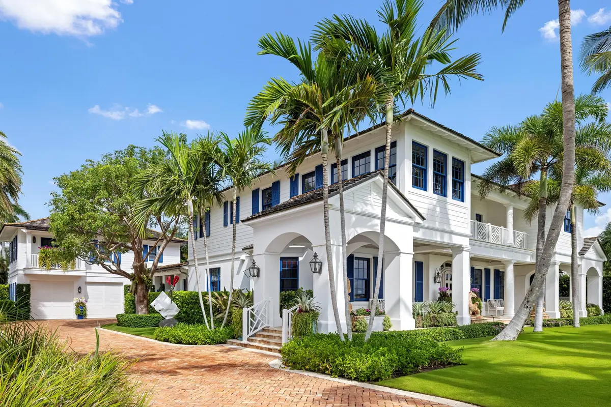 Driveway to Side Entrance at 101 Palmetto Lane, West Palm Beach