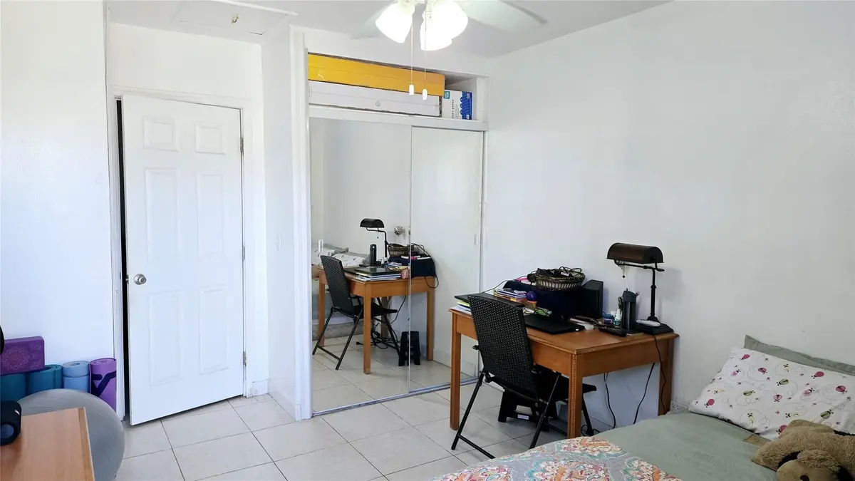 Photo 7 at 2213 LINCOLN Street 2, Hollywood