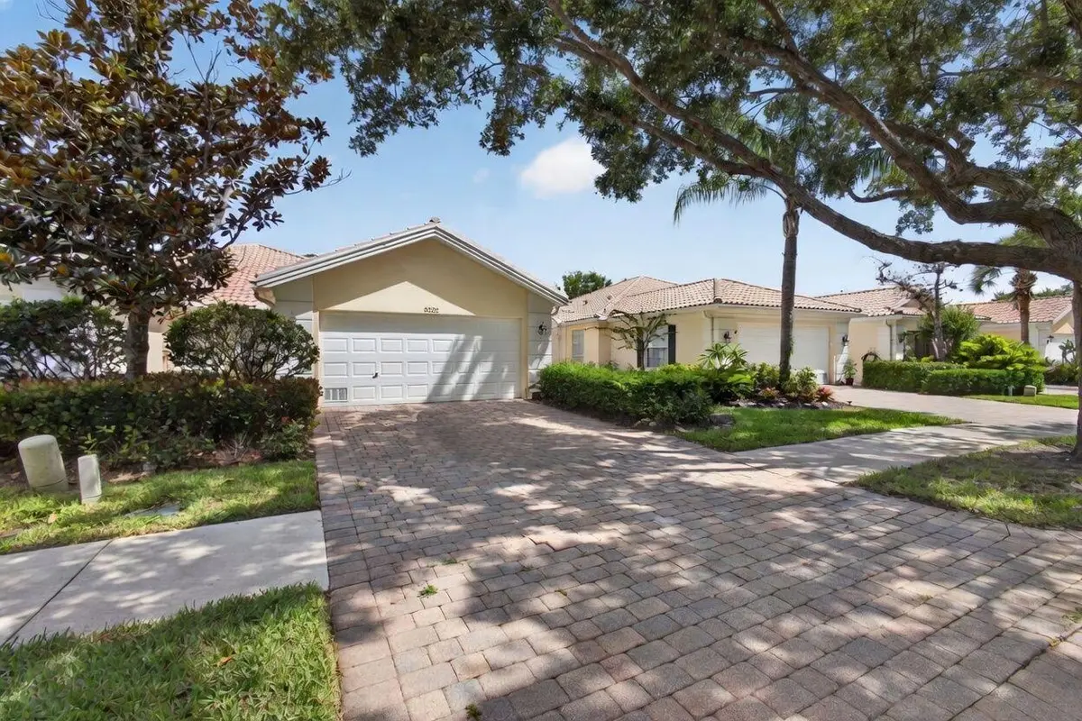 Front Exterior at 8522 SE Retreat Drive, Hobe Sound