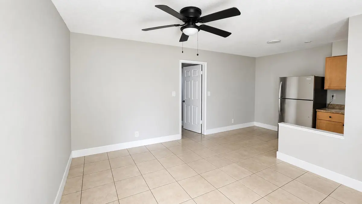 435 NW 41ST Street 2 oakland park (5) at 435 NW 41st Street 2, Oakland Park