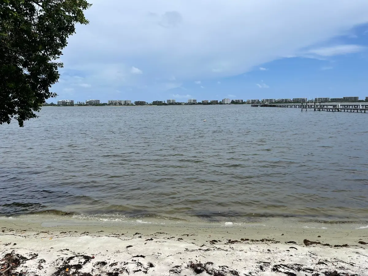 5-806 beach at 806 S LAKESIDE Drive, Lake Worth Beach