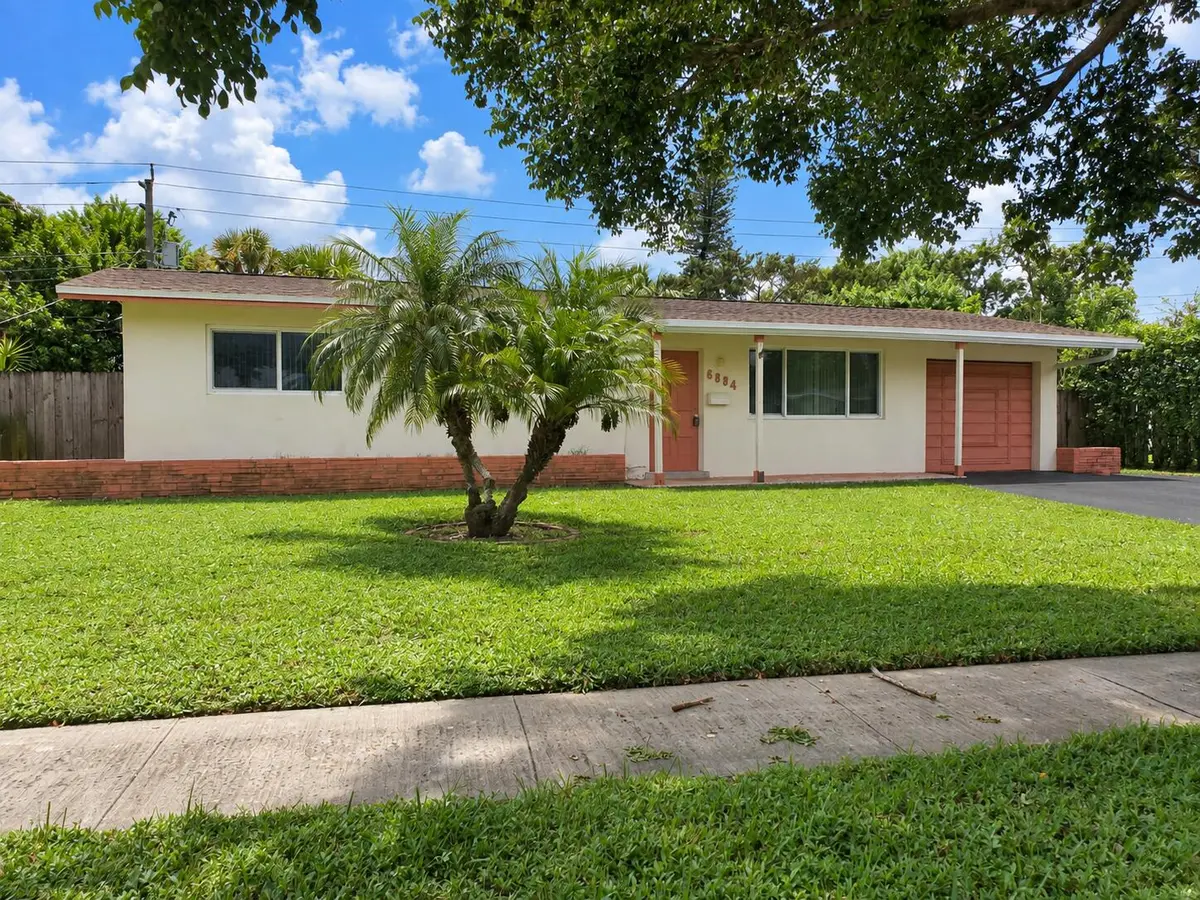 6884 NW 12TH Street, Plantation, FL – photo 2