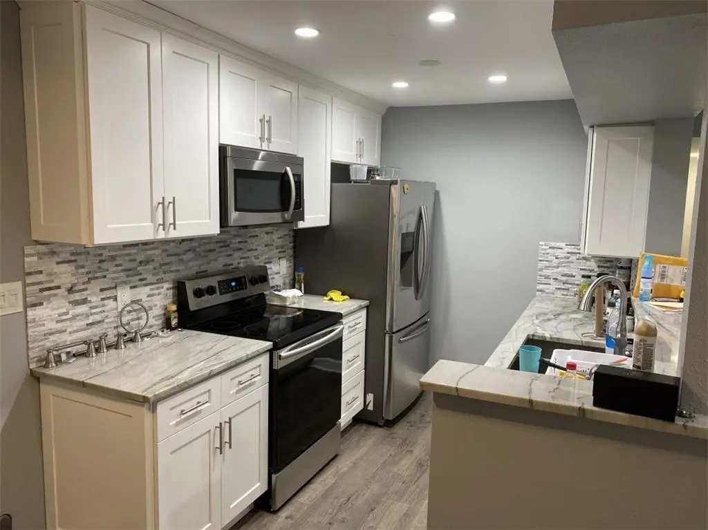 Photo 4 at 2321 NW 33rd Street 209, Oakland Park