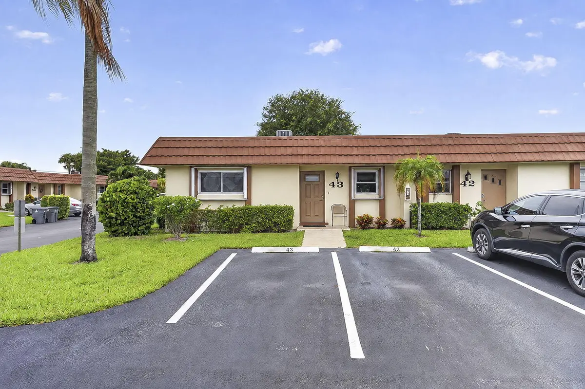 2-web-or-mls-51-print-BS1A3101-car-bins- at 5730 Fernley Drive 43, West Palm Beach
