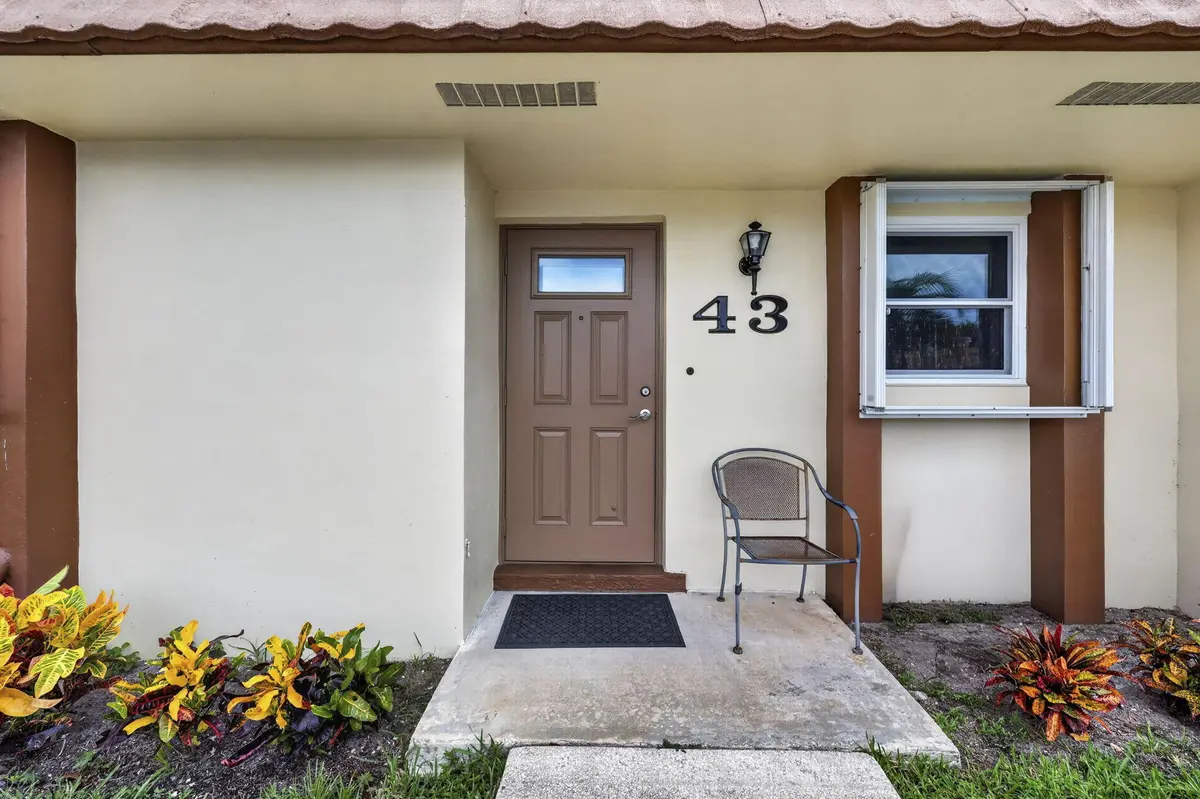 5-web-or-mls-BS1A3056 at 5730 Fernley Drive 43, West Palm Beach