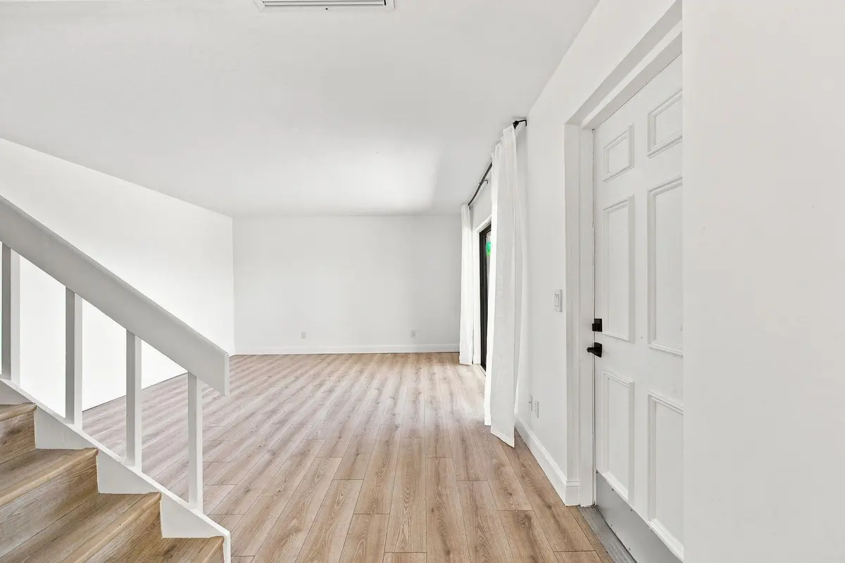 5-web-or-mls-Photo (2)-topaz at 1302 NEBRASKA Avenue 1C, Fort Pierce