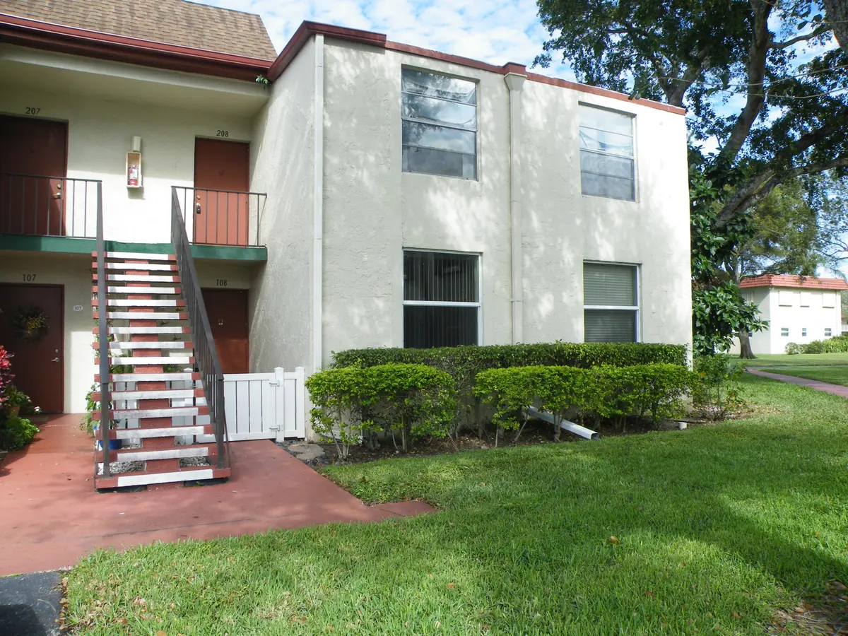 Front of Structure at 15 Willowbrook Lane 108, Delray Beach