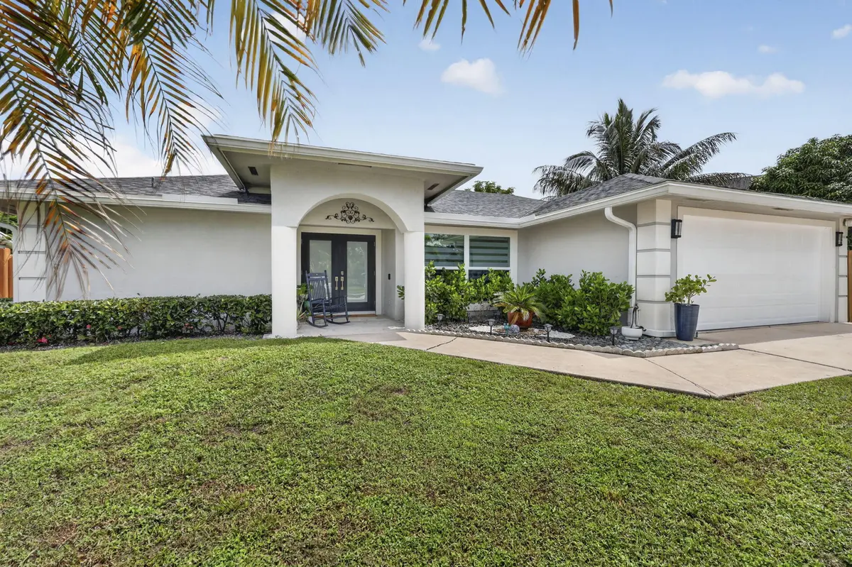 6-web-or-mls-BS1A1396 at 1390 PINE VALLEY Drive, Wellington