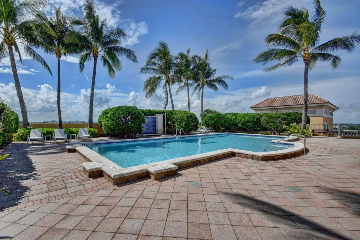 52-web-or-mls-39_untitled (39) at 403 S SAPODILLA Avenue 718, West Palm Beach