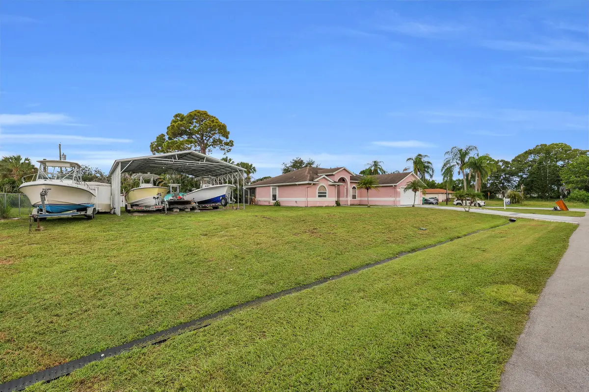 3_0s9a2845 at 202 SE Grove Avenue, Port St. Lucie
