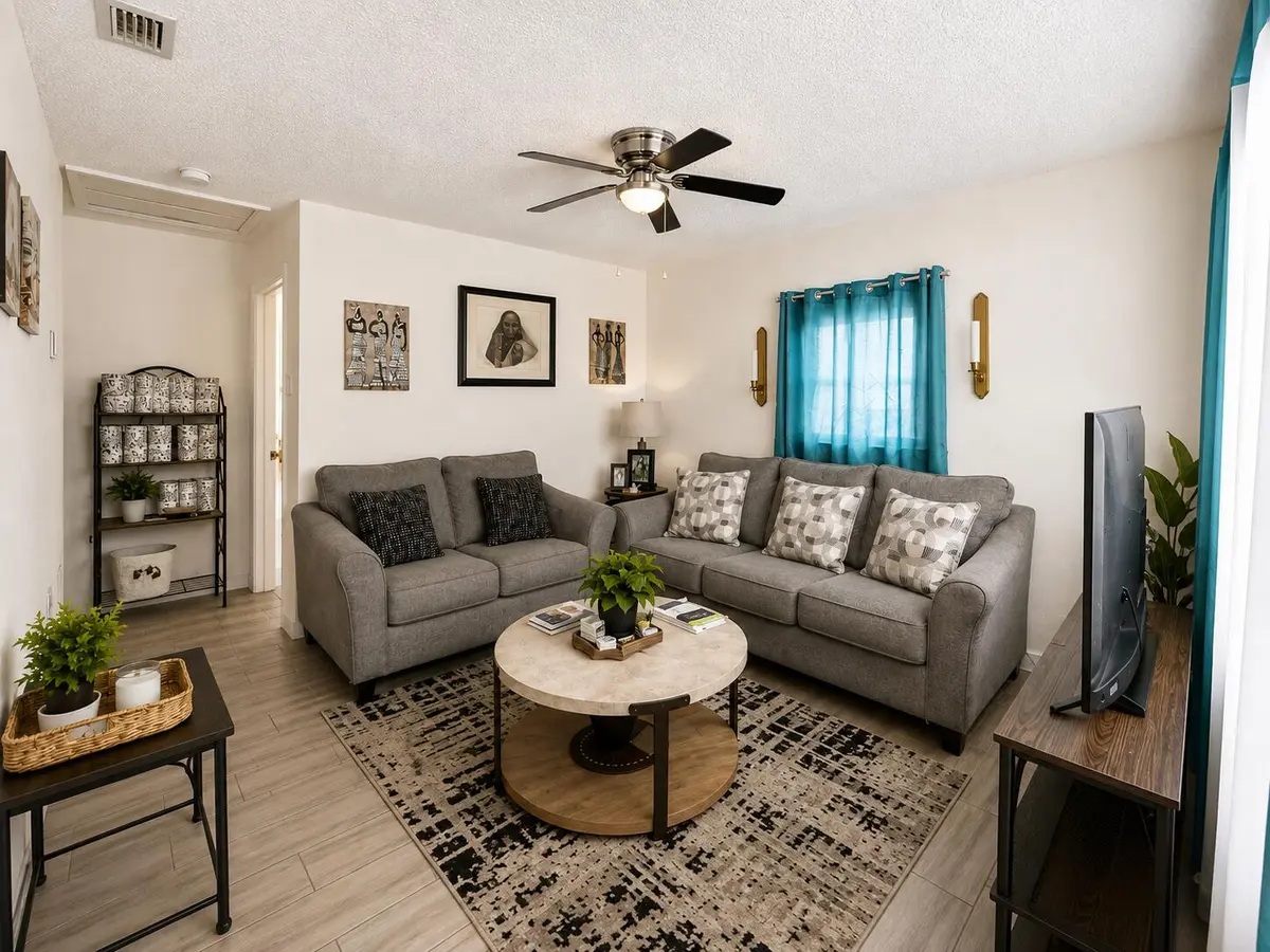 13CCBA6F-76F2-44C9-B8A1-05BD92F49A3A 2 at 2605 AVENUE, Fort Pierce