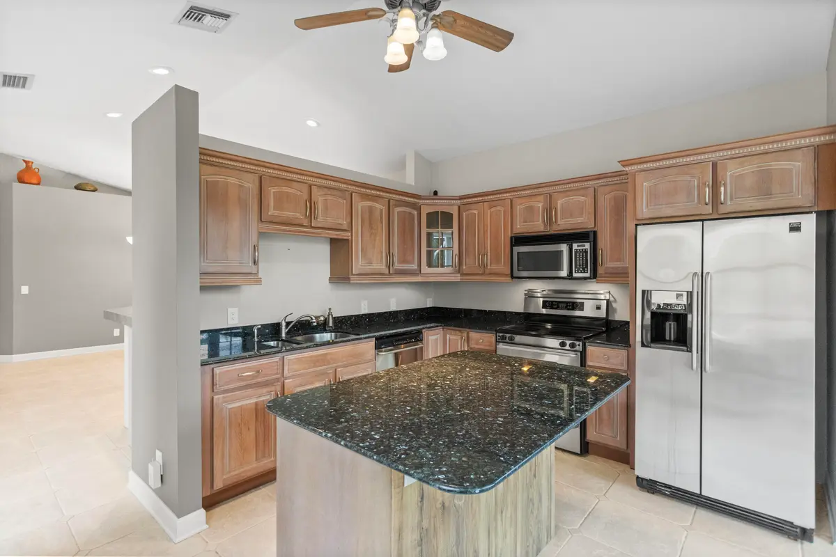 585A9469 at 3254 NW 22ND Avenue, Oakland Park