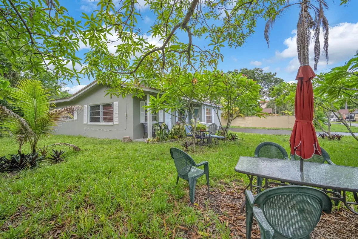 13-web-or-mls-DSC_2632 at 461 NW 17TH Place, Fort Lauderdale