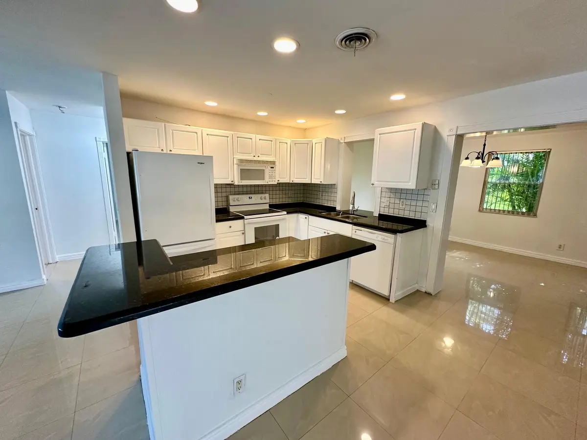 IMG_1993 at 308 SE 12th Street, Deerfield Beach