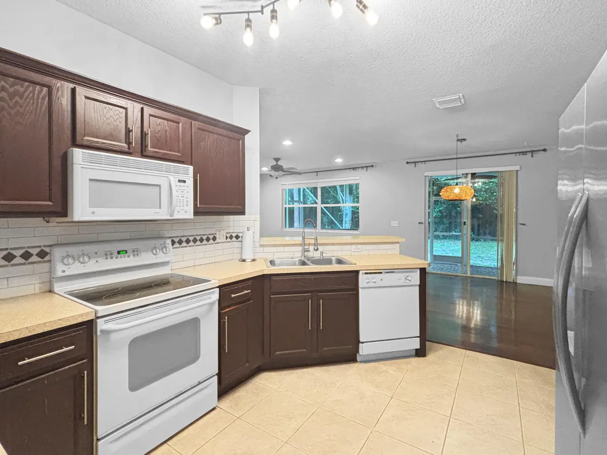 11d68ad105803b3e2c7a958df870fe92714665fe at 4528 Thornwood Circle, West Palm Beach