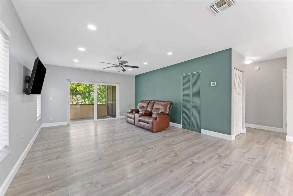 06-6 at 191 SE 1st Circle, Boynton Beach
