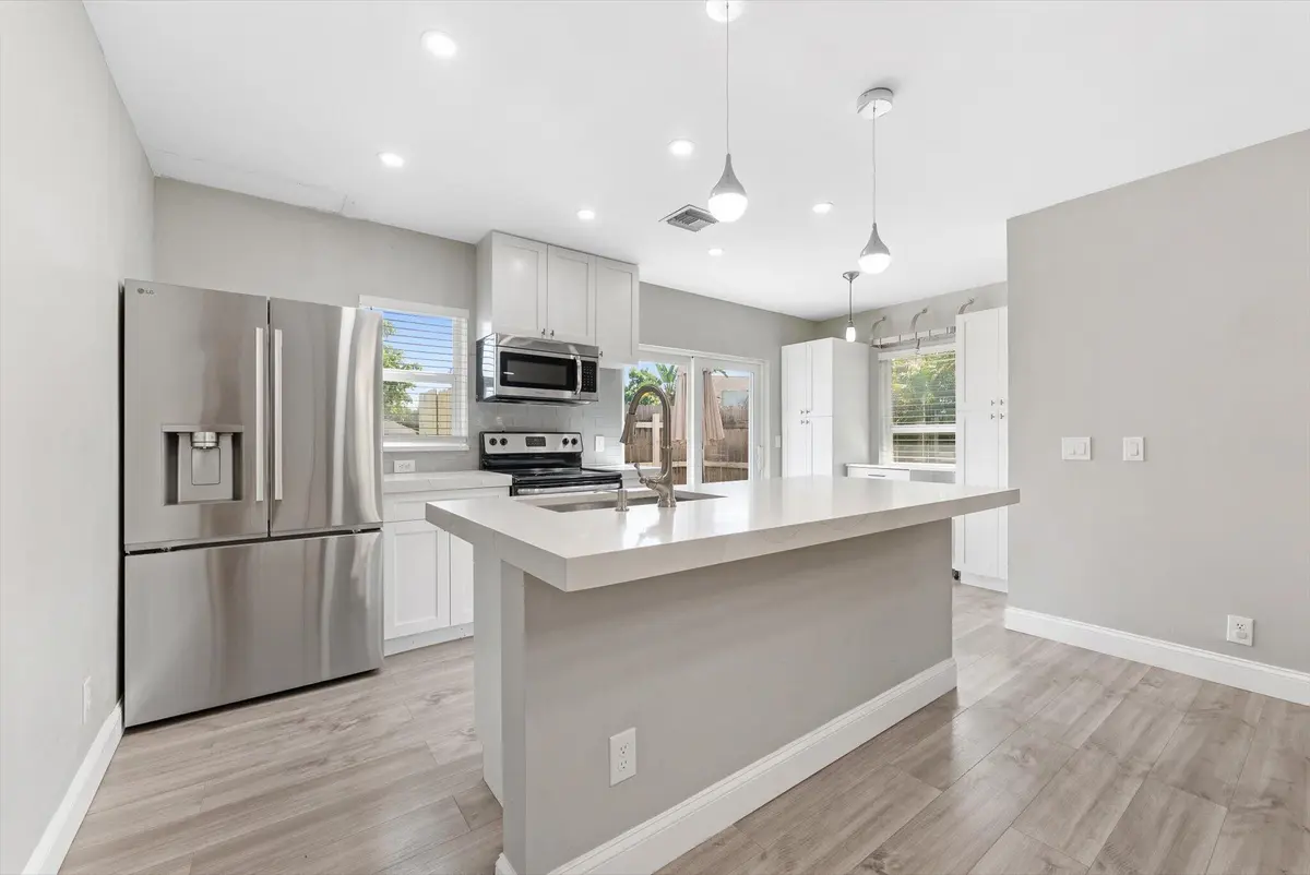 10-10 at 191 SE 1st Circle, Boynton Beach
