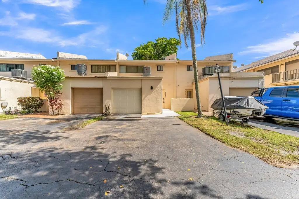 4_1024px at 4281 NW 76 Avenue, Davie