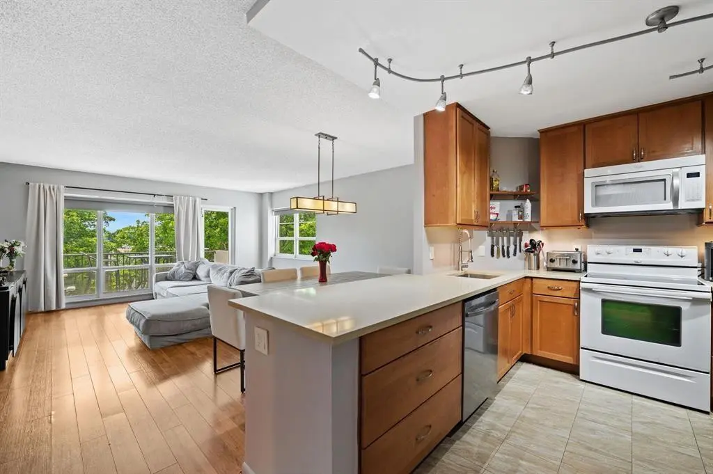 Photo 4 at 340 SUNSET Drive 401, Fort Lauderdale