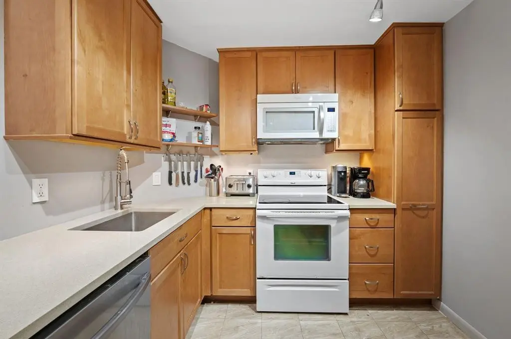 Photo 6 at 340 SUNSET Drive 401, Fort Lauderdale
