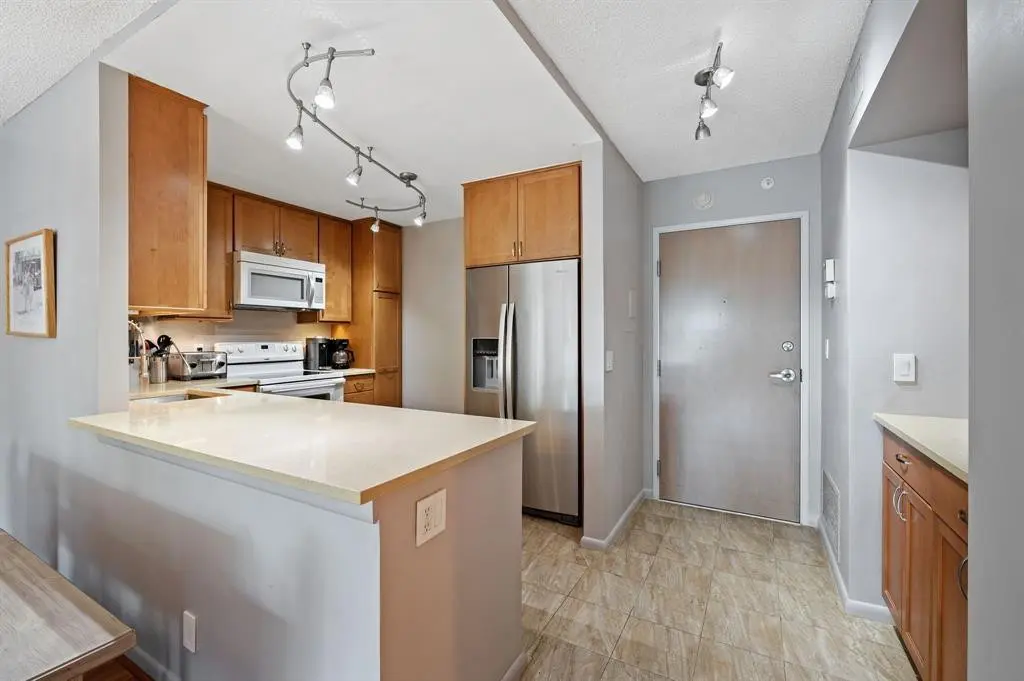 Photo 7 at 340 SUNSET Drive 401, Fort Lauderdale