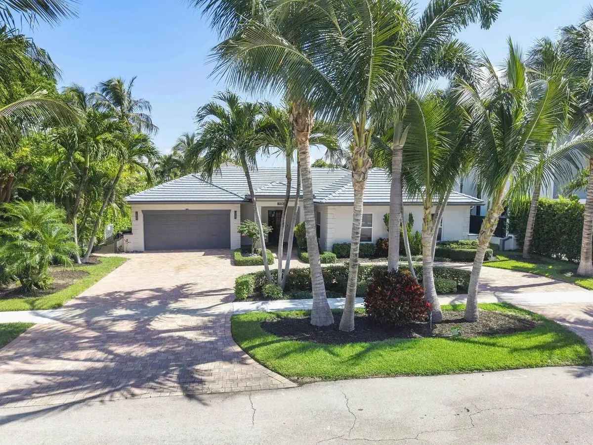 photo_65_864635862 at 725 NE 36th Street, Boca Raton