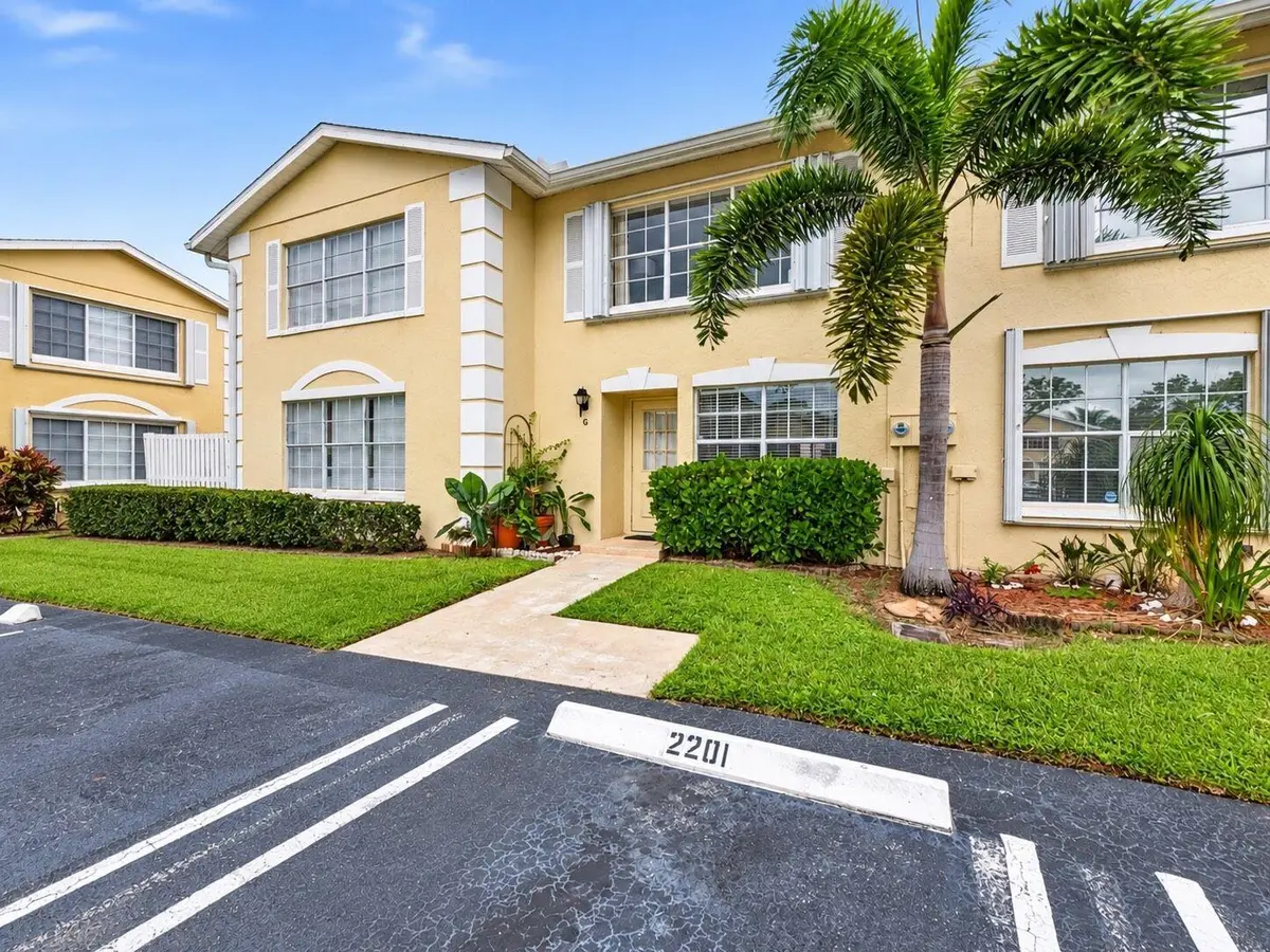 1-web-or-mls-image_123650291 2 at 220 Foxtail Drive G, Greenacres