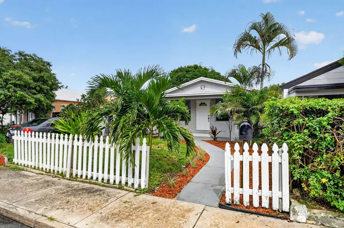 2-web-or-mls-DSC_7907 at 504 N E Street, Lake Worth Beach