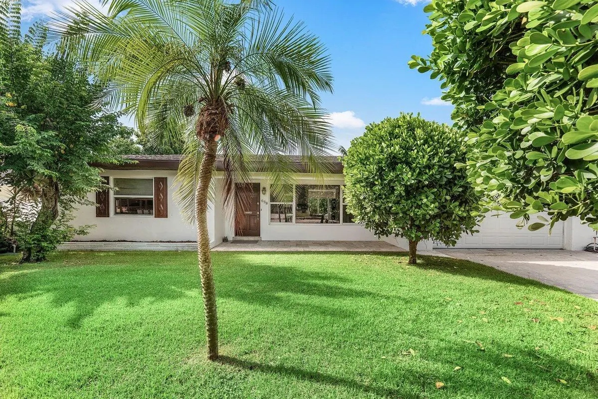 front of house at 638 Shore Drive, Boynton Beach