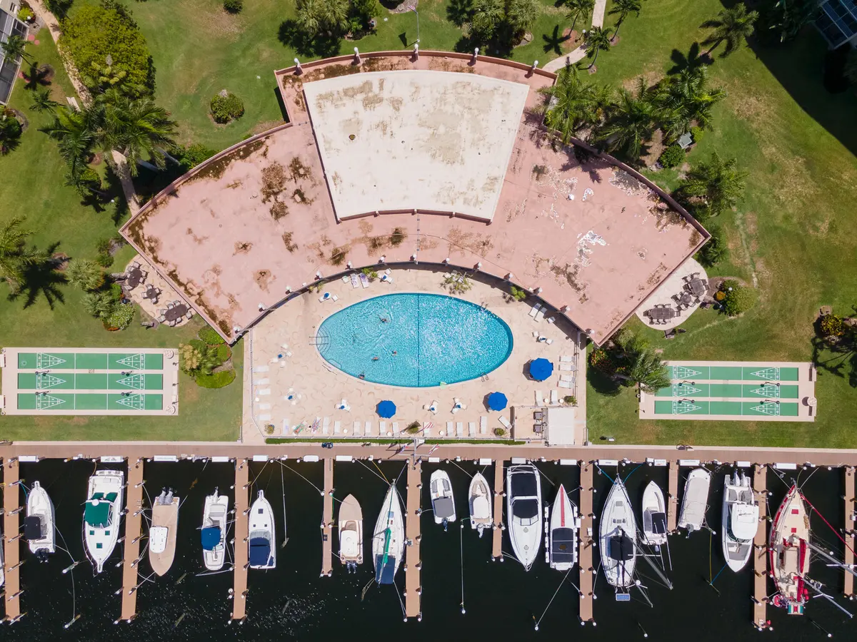 427-40 at 2731 NE 14TH ST Street 427, Pompano Beach