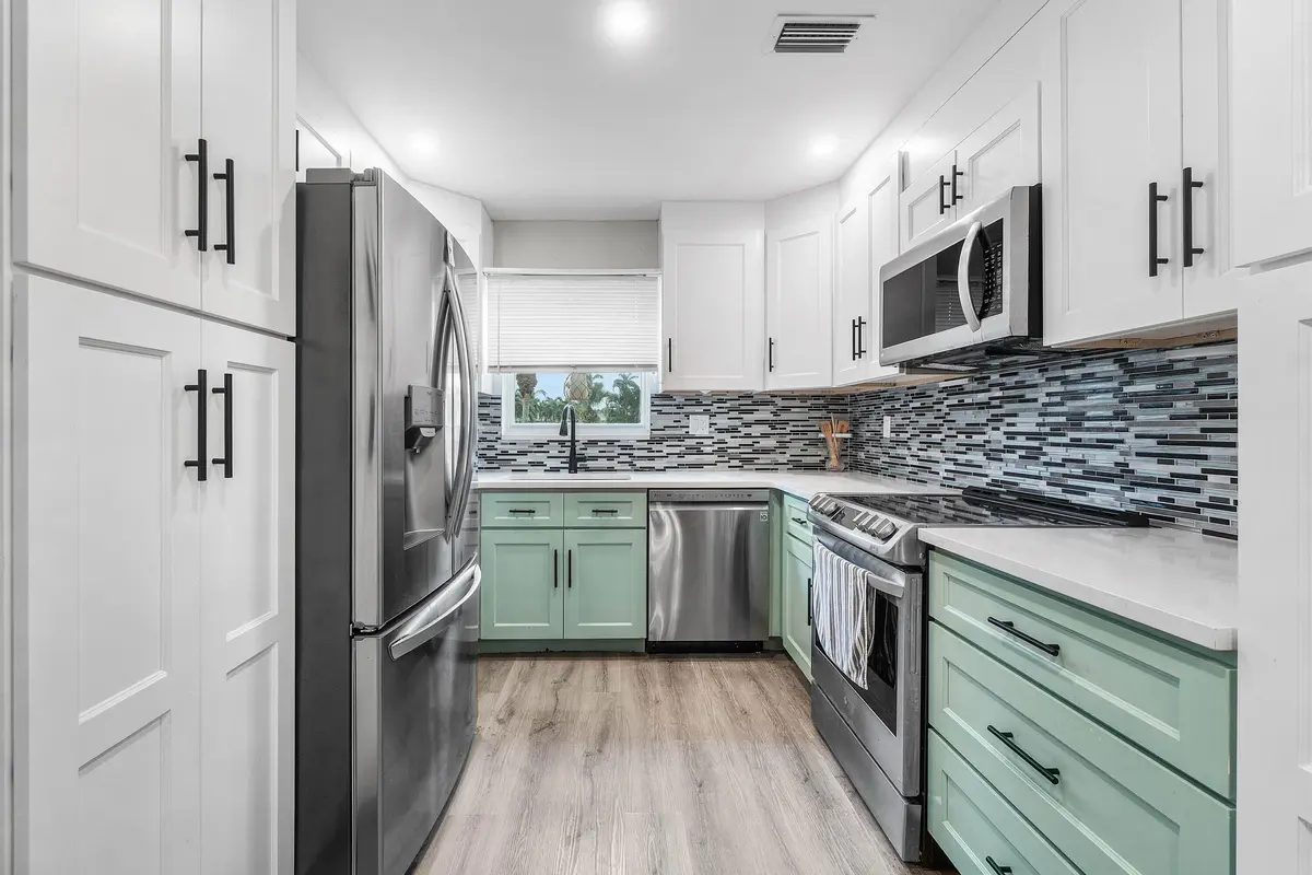 010-2883CrosleyDriveWest-F-WestPalmBeach at 2883 CROSLEY Drive F, West Palm Beach