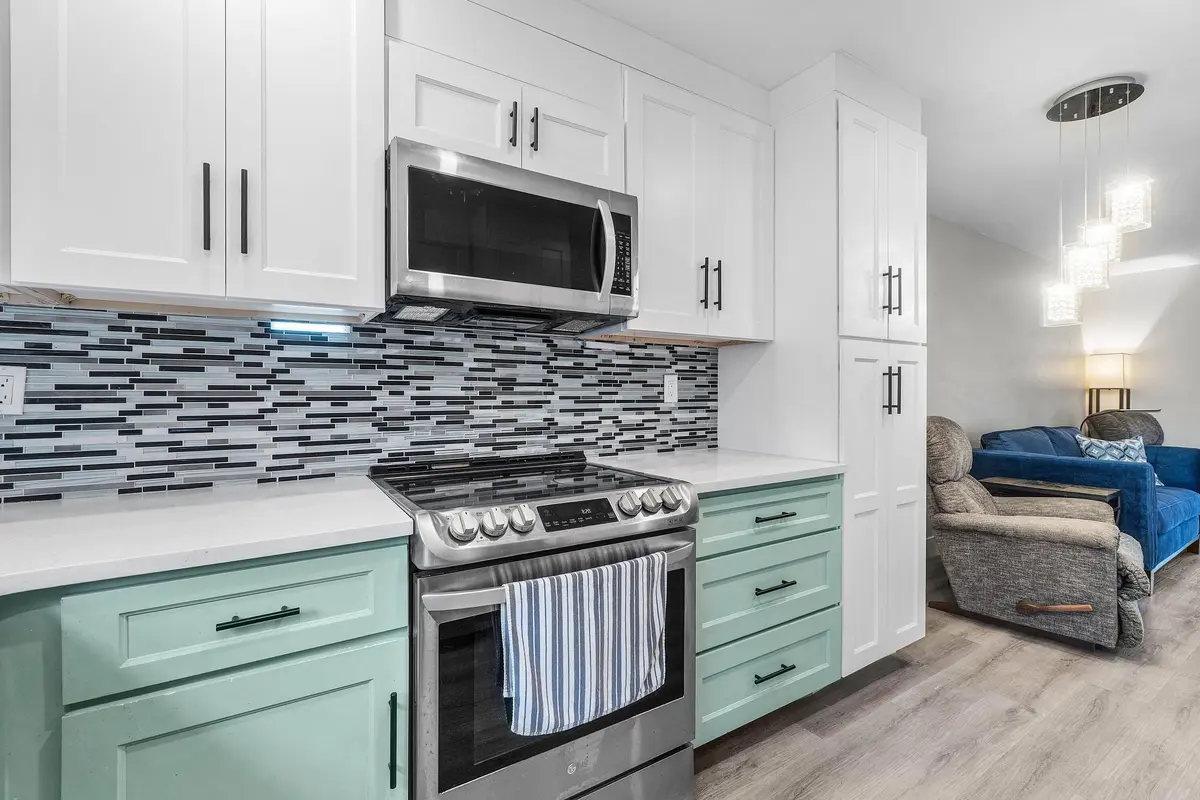 KITCHEN at 2883 CROSLEY Drive F, West Palm Beach