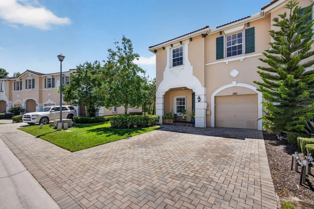 3-web-or-mls-5D1A4102 at 140 SW OTTER RUN Place, Stuart